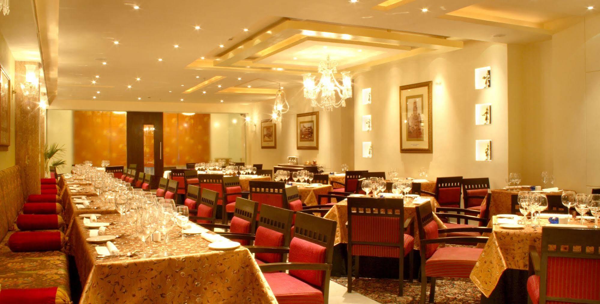 Hotel Hampshire Plaza Hyderabad Exterior foto