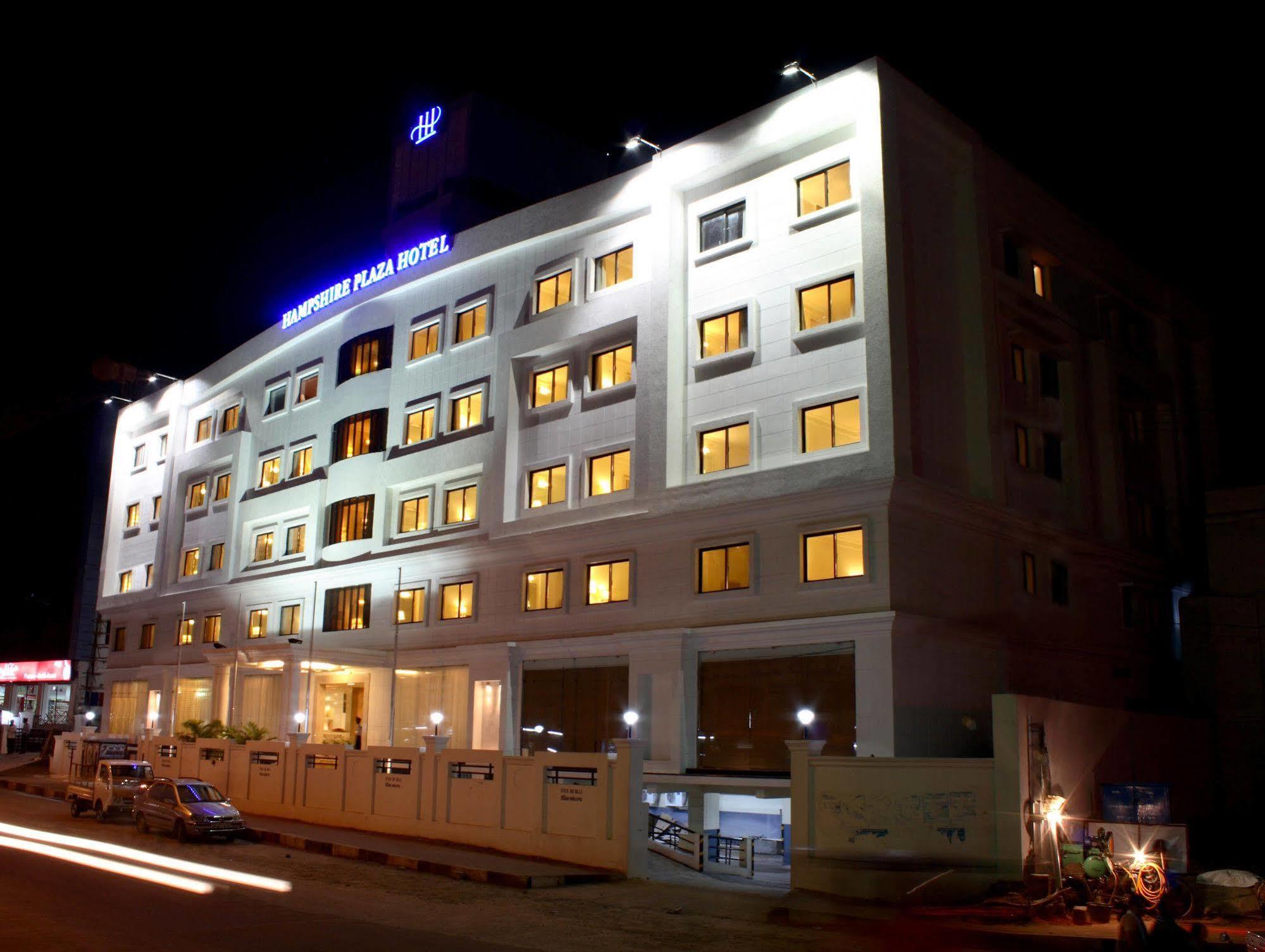 Hotel Hampshire Plaza Hyderabad Exterior foto