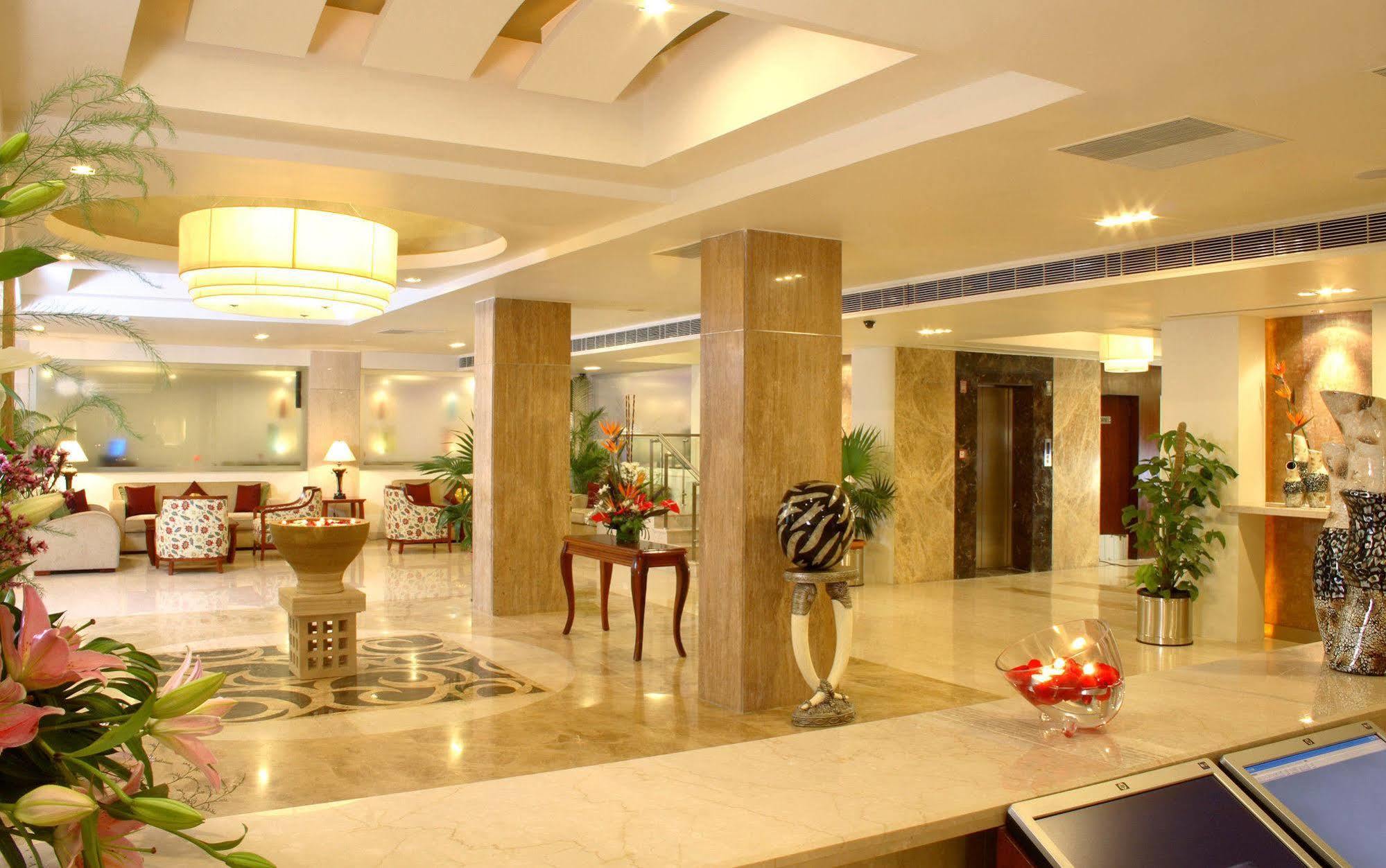 Hotel Hampshire Plaza Hyderabad Exterior foto